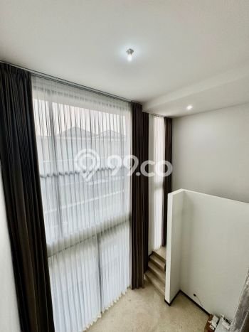 Ready to Use! Premium House LT 200m2 Desain Elegan di BSD City Ready to Use! Premium House LT 200m2 Desain Elegan di BSD City