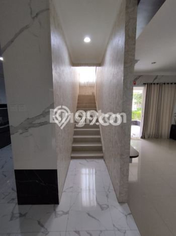 Hunian Mewah LB 164m2 Siap Pakai Desain Elegan di Gading Serpong, Tangerang Hunian Mewah LB 164m2 Siap Pakai Desain Elegan di Gading Serpong, Tangerang