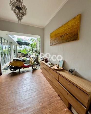 Hunian Elit LB 205m2 Siap Huni Desain Elegan di BSD De Park, Tangerang Hunian Elit LB 205m2 Siap Huni Desain Elegan di BSD De Park, Tangerang