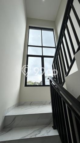 Hunian Elit LB 204m2 Siap Huni Desain Elegan di BSD Griya Loka, Tangerang Hunian Elit LB 204m2 Siap Huni Desain Elegan di BSD Griya Loka, Tangerang