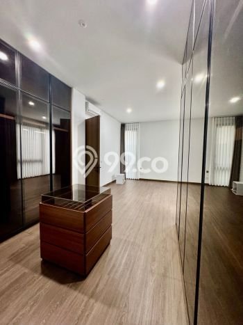 Ready to Use! Premium House LT 200m2 Desain Elegan di BSD City Ready to Use! Premium House LT 200m2 Desain Elegan di BSD City