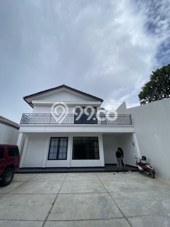 Rumah Luxury Modern Tanpa Renovasi di Gandaria Jakarta Selatan Rumah Luxury Modern Tanpa Renovasi di Gandaria Jakarta Selatan