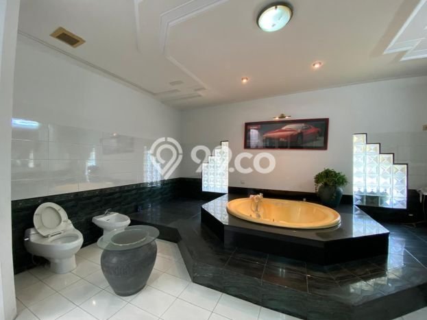 Rumah Luxury Siap Huni di Surabaya Fasilitas Premium Rumah Luxury Siap Huni di Surabaya Fasilitas Premium