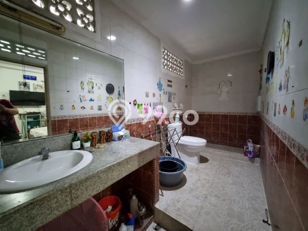 For Sale! Luxury House LT 243m2 Desain Elegan di Grogol For Sale! Luxury House LT 243m2 Desain Elegan di Grogol