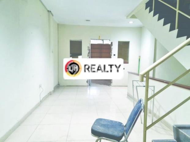 Ruko Dijual di Jakarta Pusat LT 64m2 & LB 260m2 Lokasi Terbaik! Ruko Dijual di Jakarta Pusat LT 64m2 & LB 260m2 Lokasi Terbaik!