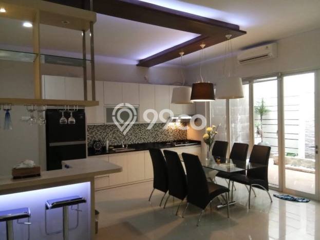 Dijual Rumah Premium dengan Fasilitas Sekitar Lengkap di Wiyung, Surabaya Dijual Rumah Premium dengan Fasilitas Sekitar Lengkap di Wiyung, Surabaya