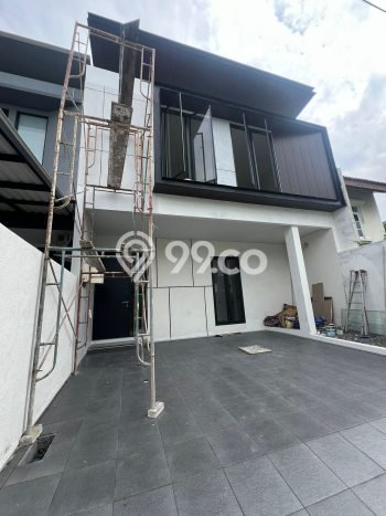 Ready to Use! Premium House LT 96m2 Desain Elegan di Pakuwon City Ready to Use! Premium House LT 96m2 Desain Elegan di Pakuwon City