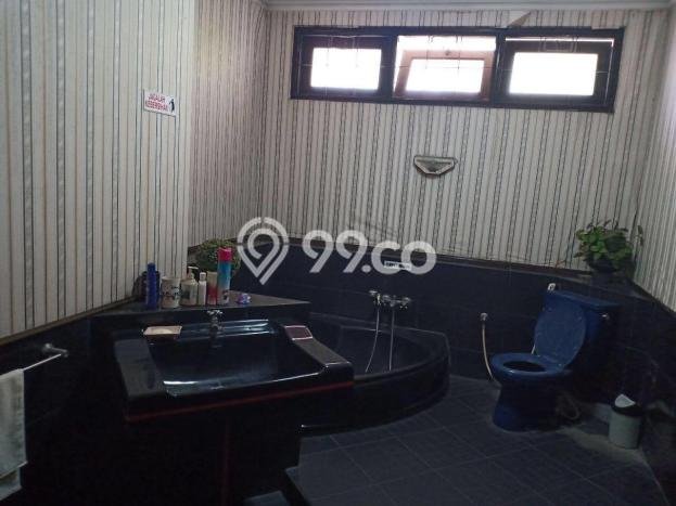 Rumah Luxury Modern Tanpa Renovasi di Kertajaya Surabaya Rumah Luxury Modern Tanpa Renovasi di Kertajaya Surabaya