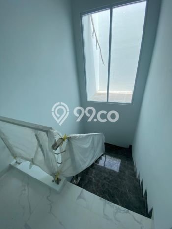 Rumah Modern 4 KT di Citraland Surabaya Unfurnished Rumah Modern 4 KT di Citraland Surabaya Unfurnished