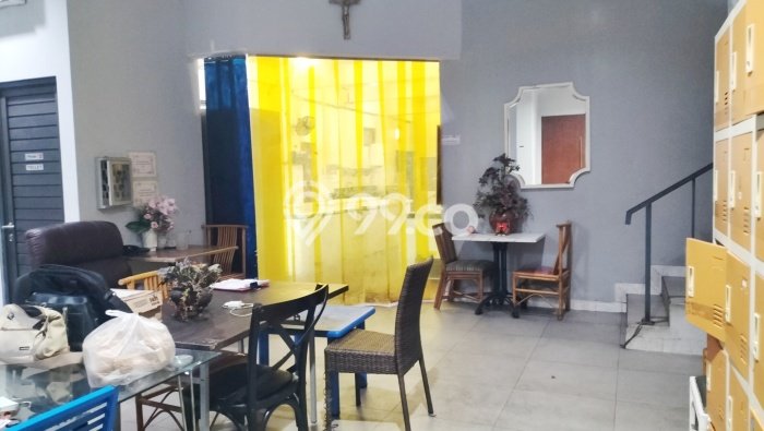 Rumah Mewah LB 1000m2 Siap Pakai Desain Elegan di Surabaya Kota, Surabaya Rumah Mewah LB 1000m2 Siap Pakai Desain Elegan di Surabaya Kota, Surabaya