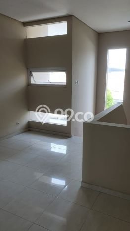 Rumah Modern 3 KT di Citraland Surabaya Unfurnished Rumah Modern 3 KT di Citraland Surabaya Unfurnished
