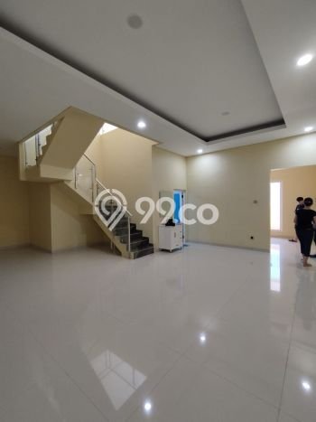 Rumah Mewah LB 350m2 Siap Pakai Desain Elegan di Pakuwon CIty, Surabaya Rumah Mewah LB 350m2 Siap Pakai Desain Elegan di Pakuwon CIty, Surabaya