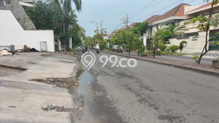 Ruko Disewa di Surabaya dengan LB 306m2 Area Komersial Ramai Ruko Disewa di Surabaya dengan LB 306m2 Area Komersial Ramai