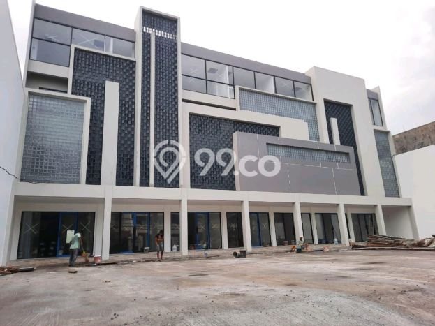 Ruko Disewa di Surabaya dengan LB 306m2 Area Komersial Ramai Ruko Disewa di Surabaya dengan LB 306m2 Area Komersial Ramai