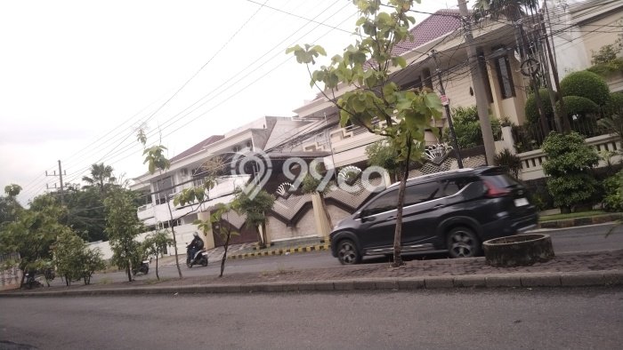 Ruko Disewa di Surabaya dengan LB 306m2 Area Komersial Ramai Ruko Disewa di Surabaya dengan LB 306m2 Area Komersial Ramai