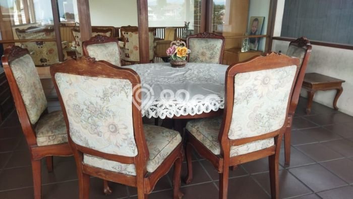 Rumah Mewah LB 650m2 Siap Huni Desain Elegan di Dago, Bandung Rumah Mewah LB 650m2 Siap Huni Desain Elegan di Dago, Bandung