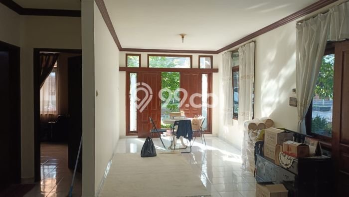 Rumah Luxury Modern Tanpa Renovasi di Tubagus Ismail Bandung Rumah Luxury Modern Tanpa Renovasi di Tubagus Ismail Bandung