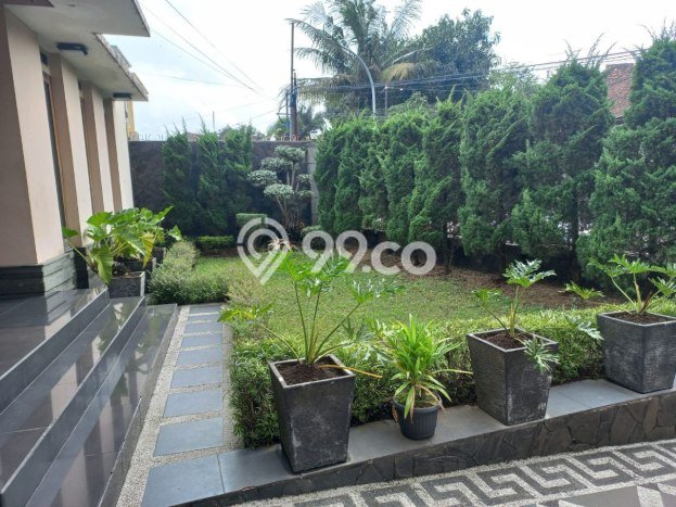 Rumah Elit LB 600m2 Siap Pakai Desain Elegan di Turangga, Bandung Rumah Elit LB 600m2 Siap Pakai Desain Elegan di Turangga, Bandung