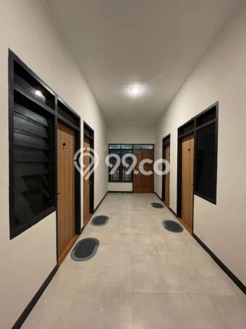 Rumah Elit LB 252m2 Siap Pakai Desain Elegan di Kutisari, Surabaya Rumah Elit LB 252m2 Siap Pakai Desain Elegan di Kutisari, Surabaya