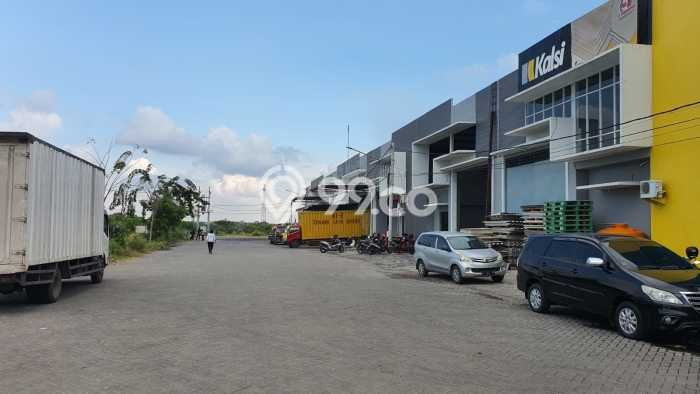Unit Gudang Dijual di Gresik LT 420m2 & LB 360m2 Unit Gudang Dijual di Gresik LT 420m2 & LB 360m2