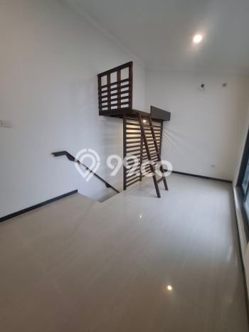 Rumah Strategis Minimalis Lb 120m2 di Sambikerep, Surabaya Rumah Strategis Minimalis Lb 120m2 di Sambikerep, Surabaya