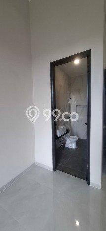 Ready to Use! Luxury House LT 120m2 Desain Elegan di Surabaya Kota Ready to Use! Luxury House LT 120m2 Desain Elegan di Surabaya Kota