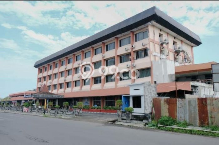 Hotel Lokasi Premium Kawasan Kaliwates, Luas 5200m2m², Jalan Raya Hotel Lokasi Premium Kawasan Kaliwates, Luas 5200m2m², Jalan Raya