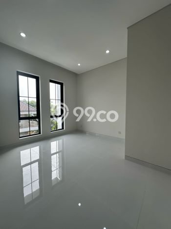 Dijual Rumah Luas Megah Dengan View Eksklusif di Babatan, Surabaya Dijual Rumah Luas Megah Dengan View Eksklusif di Babatan, Surabaya