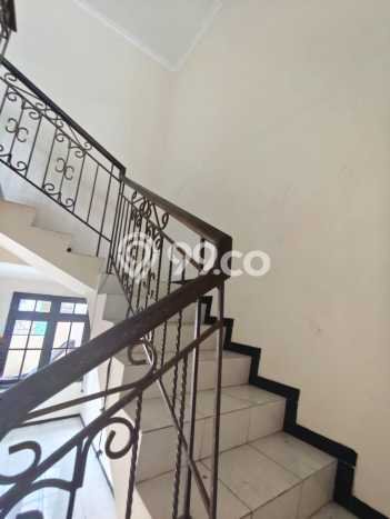 Rumah Area Strategis kawasan Mulyorejo, Surabaya, Luas 120m² LB 160m² Rumah Area Strategis kawasan Mulyorejo, Surabaya, Luas 120m² LB 160m²