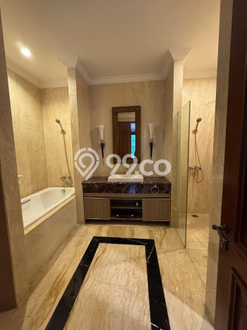 Disewakan Rumah Nyaman LT 1990m2 / LB 510m2 di Cipete, Jakarta Selatan Disewakan Rumah Nyaman LT 1990m2 / LB 510m2 di Cipete, Jakarta Selatan