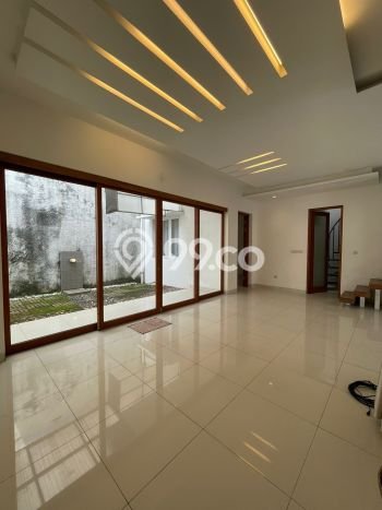 Dijual Rumah Premium dengan Fasilitas Sekitar Komplit di Tebet, Jakarta Selatan Dijual Rumah Premium dengan Fasilitas Sekitar Komplit di Tebet, Jakarta Selatan