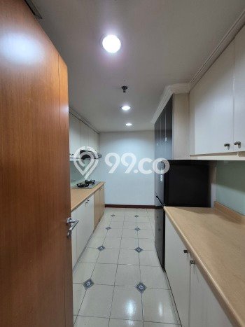 Apartemen Siap Pakai 3 BR dengan Harga Terjangkau di Area Grogol Petamburan, Jakarta Barat Apartemen Siap Pakai 3 BR dengan Harga Terjangkau di Area Grogol Petamburan, Jakarta Barat