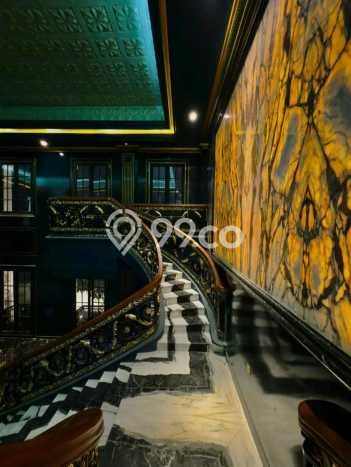 Rumah Elit Modern Tanpa Renovasi di Pondok Indah Jakarta Selatan Rumah Elit Modern Tanpa Renovasi di Pondok Indah Jakarta Selatan