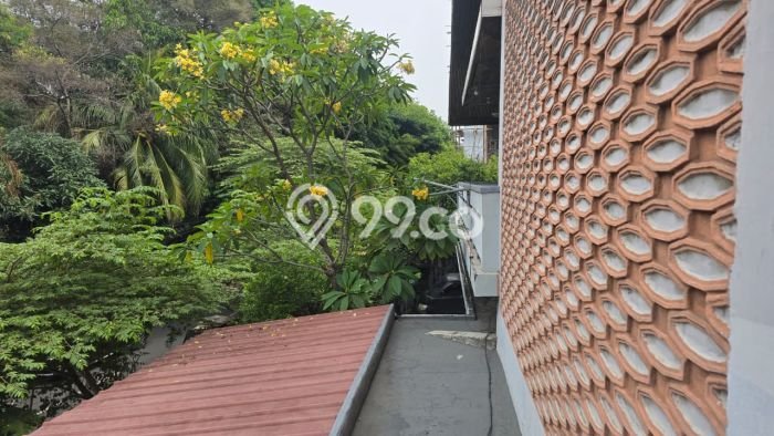 Rumah Elit Modern Siap Huni di Taman Kota Jakarta Barat Rumah Elit Modern Siap Huni di Taman Kota Jakarta Barat