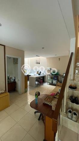 Rumah Luas Asri 3 KT Siap Huni di BSD Tangerang Rumah Luas Asri 3 KT Siap Huni di BSD Tangerang