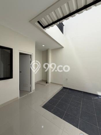 Ready to Use! Luxury House LT 175m2 Desain Modern di BSD Ready to Use! Luxury House LT 175m2 Desain Modern di BSD