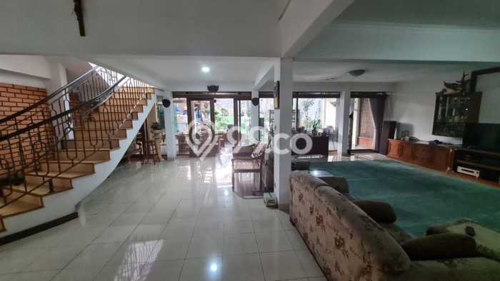 For Sale! Luxury House LT 1779m2 Desain Modern di Setiabudi For Sale! Luxury House LT 1779m2 Desain Modern di Setiabudi