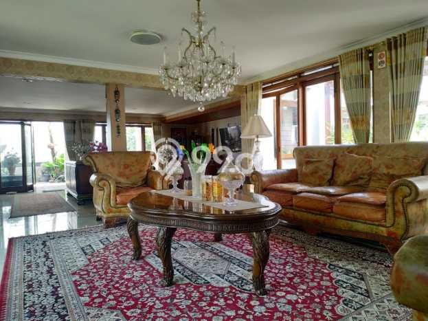 Rumah Mewah Siap Huni LT 945m2 di Sarijadi, Bandung Rumah Mewah Siap Huni LT 945m2 di Sarijadi, Bandung