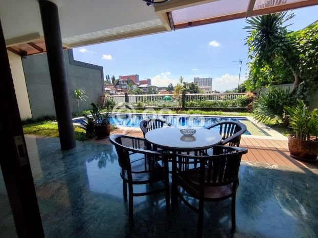 Rumah Elit LB 400m2 Siap Pakai Desain Elegan di Bandung Utara, Bandung Rumah Elit LB 400m2 Siap Pakai Desain Elegan di Bandung Utara, Bandung