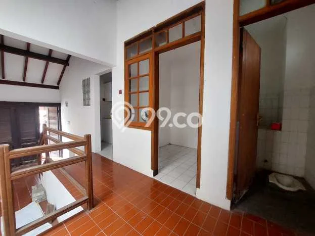 Rumah Elit Modern Tanpa Renovasi di Pasteur Bandung Rumah Elit Modern Tanpa Renovasi di Pasteur Bandung