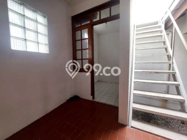 Rumah Elit Modern Tanpa Renovasi di Pasteur Bandung Rumah Elit Modern Tanpa Renovasi di Pasteur Bandung