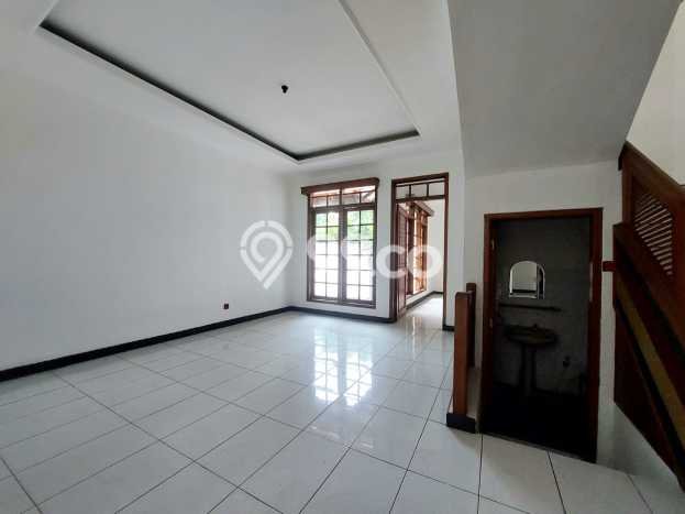 Rumah Elit Modern Tanpa Renovasi di Pasteur Bandung Rumah Elit Modern Tanpa Renovasi di Pasteur Bandung