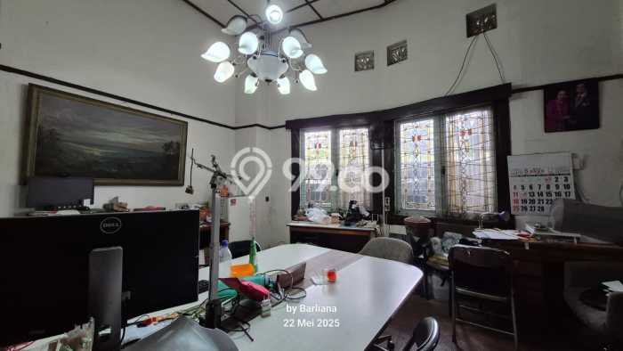 Dijual Rumah Mewah Elegan Dengan View Eksklusif di Sayap Dago, Bandung Dijual Rumah Mewah Elegan Dengan View Eksklusif di Sayap Dago, Bandung