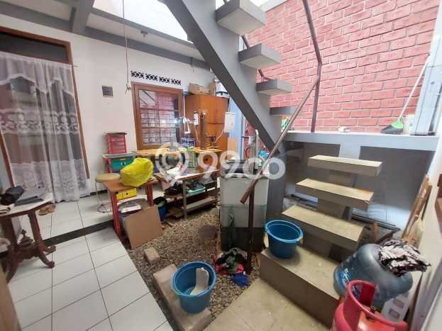 Ready to Use! Premium House LT 360m2 Desain Modern di Surapati Ready to Use! Premium House LT 360m2 Desain Modern di Surapati