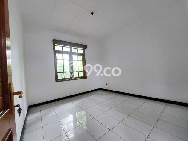 Rumah Elit Modern Tanpa Renovasi di Pasteur Bandung Rumah Elit Modern Tanpa Renovasi di Pasteur Bandung