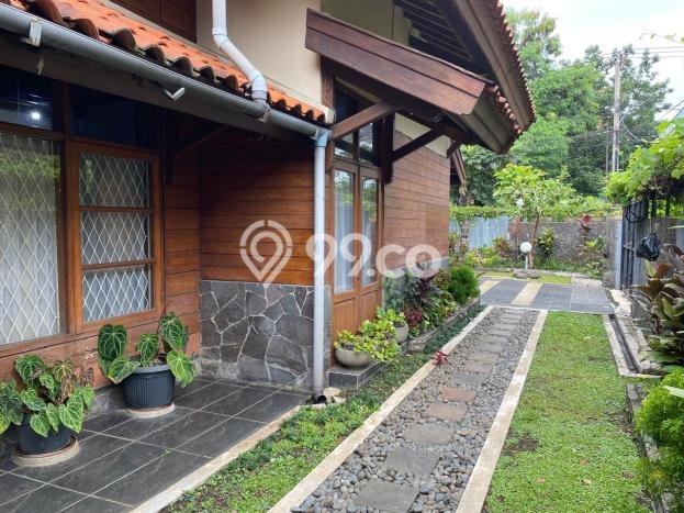 Rumah Nyaman 4 KT Luas Tanah 448m² di Bandung Utara, Bandung Rumah Nyaman 4 KT Luas Tanah 448m² di Bandung Utara, Bandung