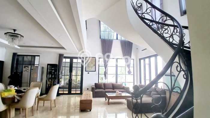 Dijual Rumah Mewah Elegan Dengan View Cantik di Kota Wisata, Bogor Dijual Rumah Mewah Elegan Dengan View Cantik di Kota Wisata, Bogor