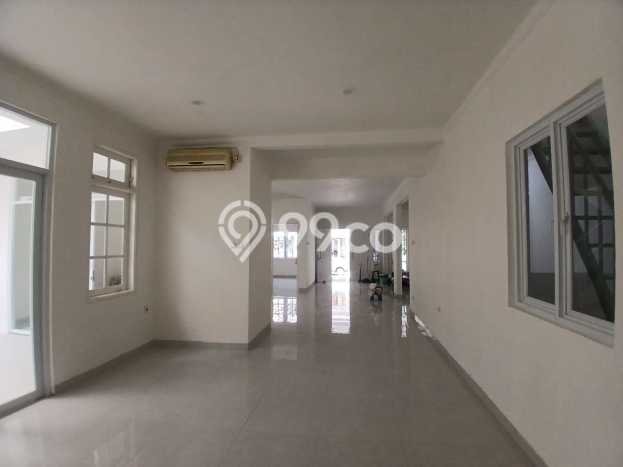 Rumah Luxury Modern Tanpa Renovasi di Kota Wisata Bogor Rumah Luxury Modern Tanpa Renovasi di Kota Wisata Bogor