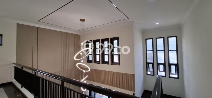 Jual Rumah Luas Elegan Dengan View Cantik di Citra Grand, Jakarta Timur Jual Rumah Luas Elegan Dengan View Cantik di Citra Grand, Jakarta Timur