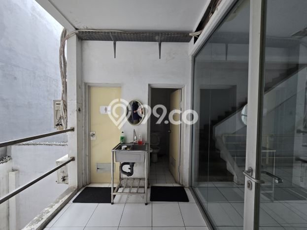 Ruko Dijual di Prime Area Tangerang Luas 300m2 Ruko Dijual di Prime Area Tangerang Luas 300m2
